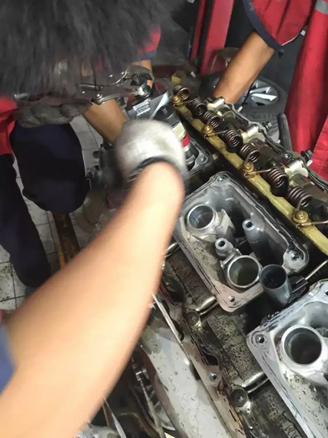 剎車(chē)片磨損感應(yīng)是什么原理？