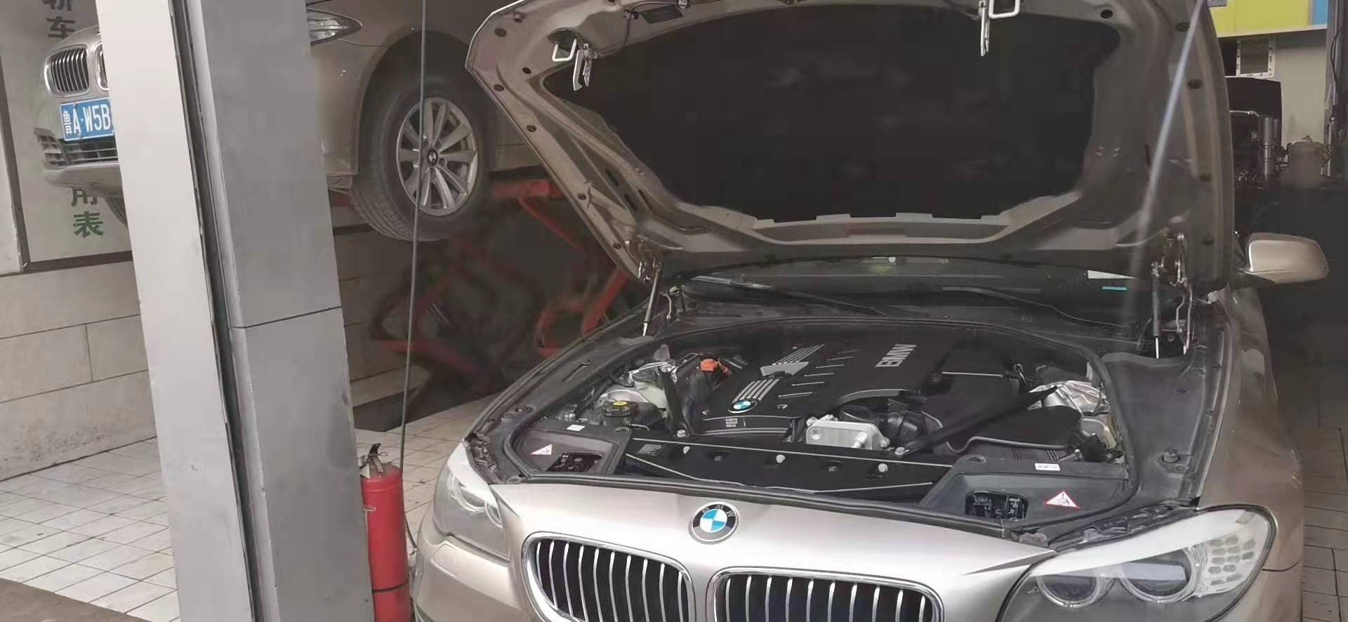 沃爾沃汽車的剎車油怎么會進(jìn)水呢？